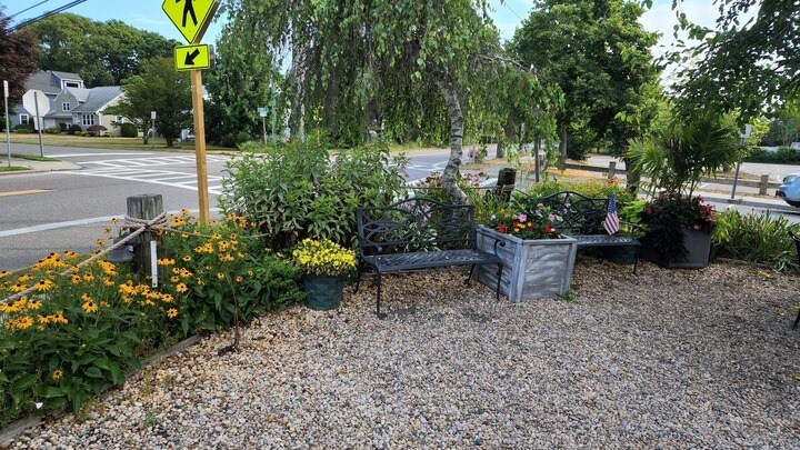 More Photos Of 302 Middle Rd, Blue Point Restaurant For Sale