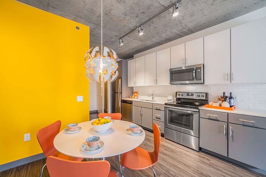 More Photos Of 215 W Lake St, Chicago Apartments For Lease
