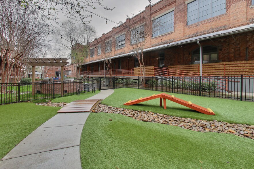 More Photos Of 614 W Main St, Durham Office For Lease