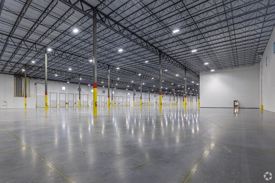 More Photos Of 1305 Furnace Rd, Linthicum Heights Distribution For Lease