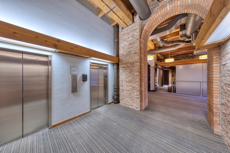 More Photos Of 550 W Randolph St, Chicago Office For Lease