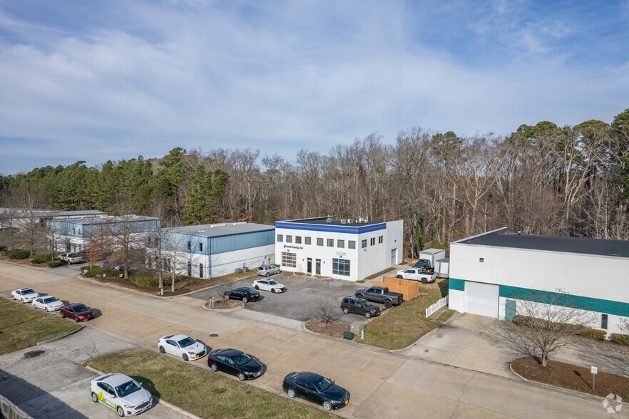 More Photos Of 1136 Jensen Dr, Virginia Beach Light Distribution For Sale