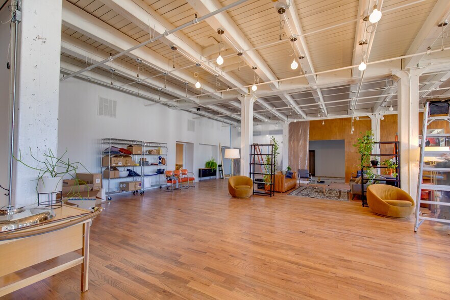 More Photos Of 1821 W Hubbard St, Chicago Loft Creative Space For Lease