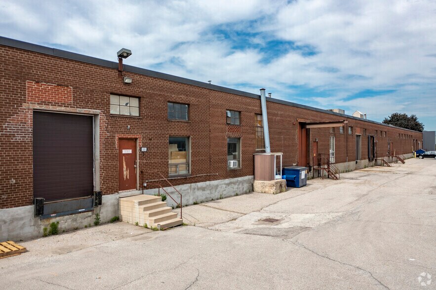 More Photos Of 101-103 Brisbane Rd, Toronto Warehouse For Lease