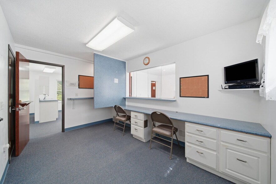 More Photos Of 3165 County Farm Rd, Jackson Storefront Retail Office For Sale