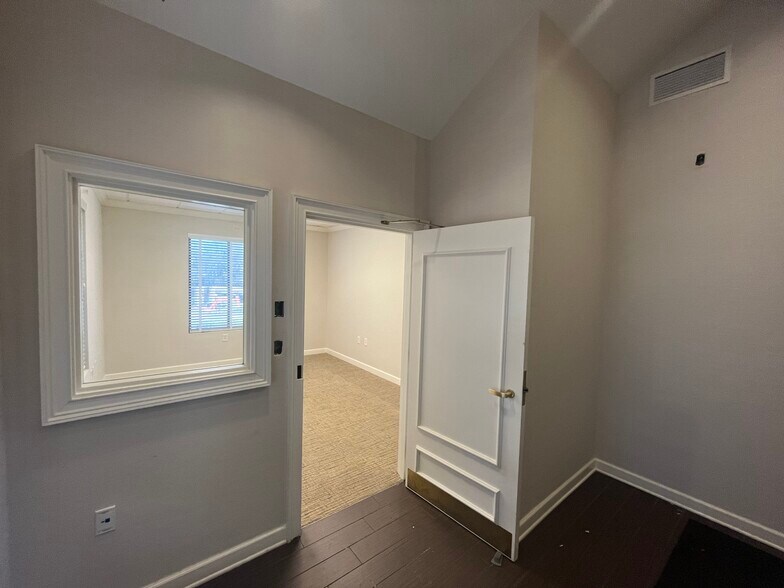 More Photos Of 12 Sammy McGhee Blvd, Jasper Medical For Sale