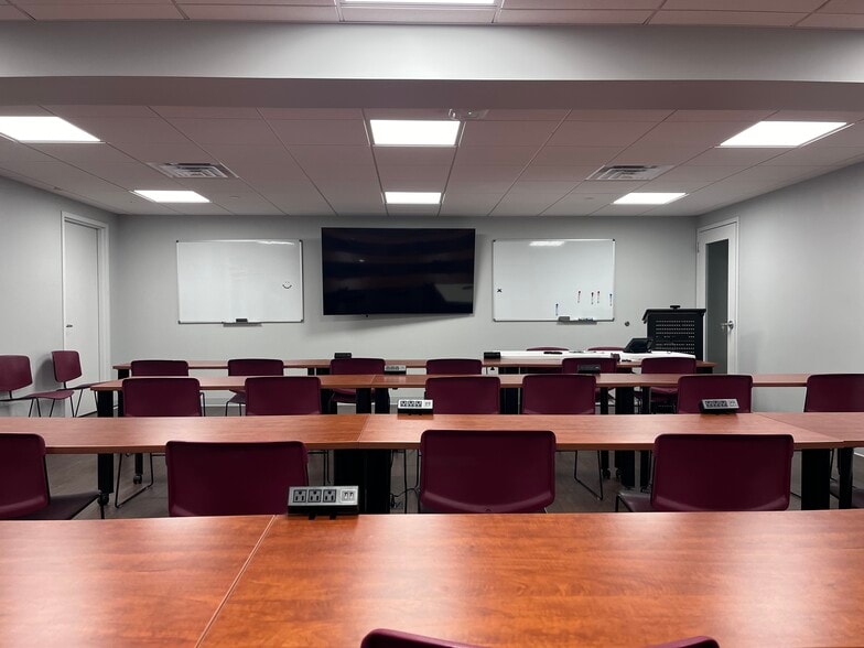 More Photos Of 492 Norristown Rd, Blue Bell Office For Sale