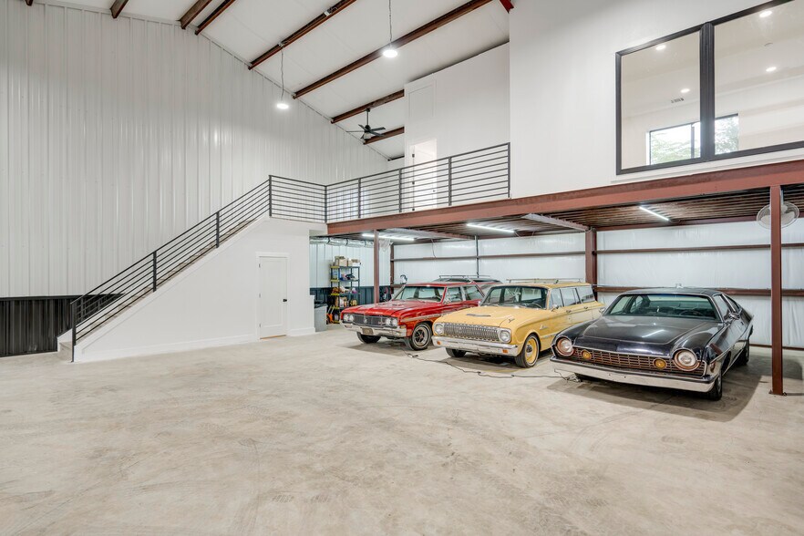 Primary Photo Of 15210 Fitzhugh Rd, Austin Warehouse For Lease