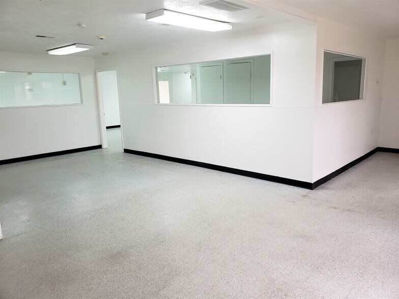 More Photos Of 13233 W Little York Rd, Houston Daycare Center For Lease