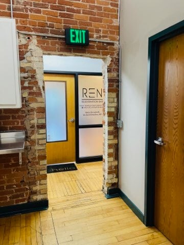 More Photos Of 1263 Main St, Green Bay Office For Lease