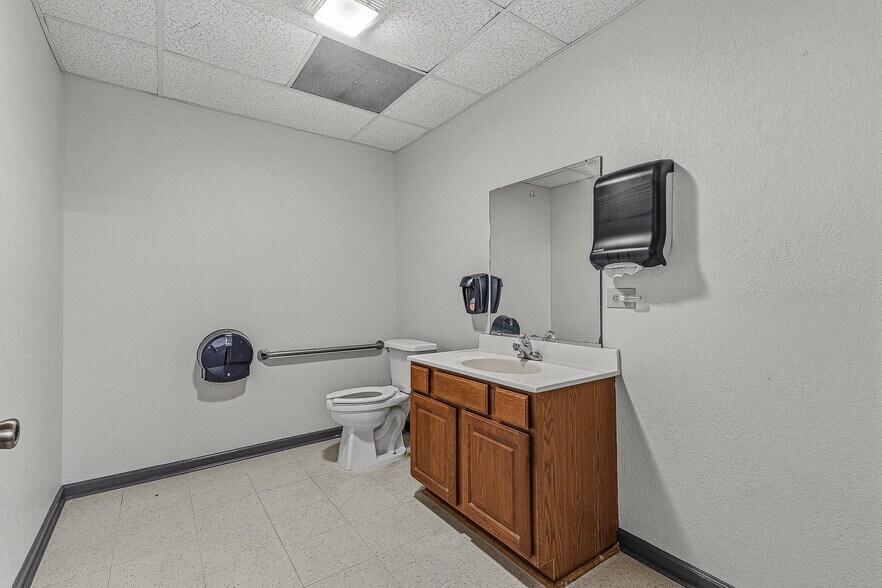 More Photos Of 3615 Stadium Blvd, Jonesboro Freestanding For Lease