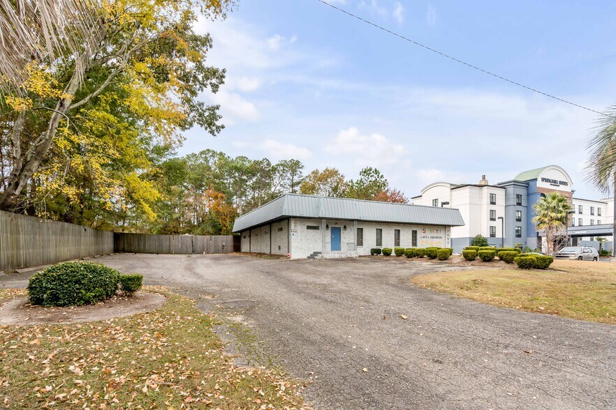 More Photos Of 7499 N Forest Dr, North Charleston Light Manufacturing For Sale
