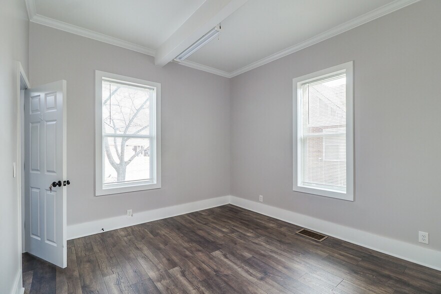 More Photos Of 104 W Candler St, Winder Medical For Sale