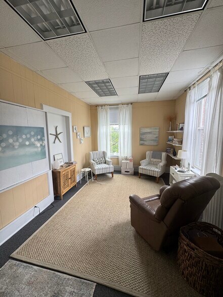 More Photos Of 782-788 Boston Post Rd, Madison Office For Lease