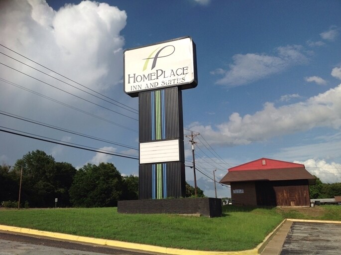 Primary Photo Of 1407 E Rusk St, Jacksonville Hotel For Sale