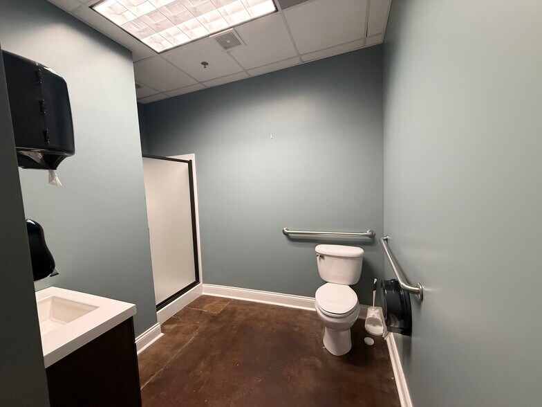 More Photos Of 113-115 W Jackson Ave, Ridgeland Unknown For Lease