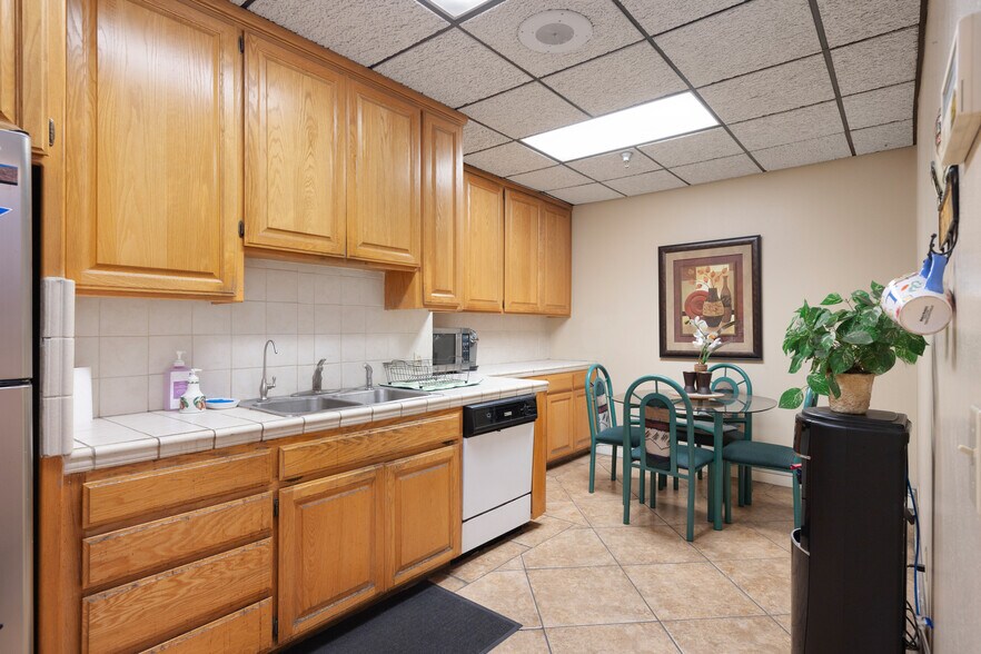 More Photos Of 9216 Bally Ct, Rancho Cucamonga Warehouse For Sale