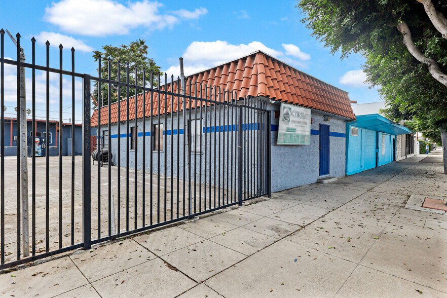 More Photos Of 310 N Long Beach Blvd, Compton Storefront Retail Office For Sale