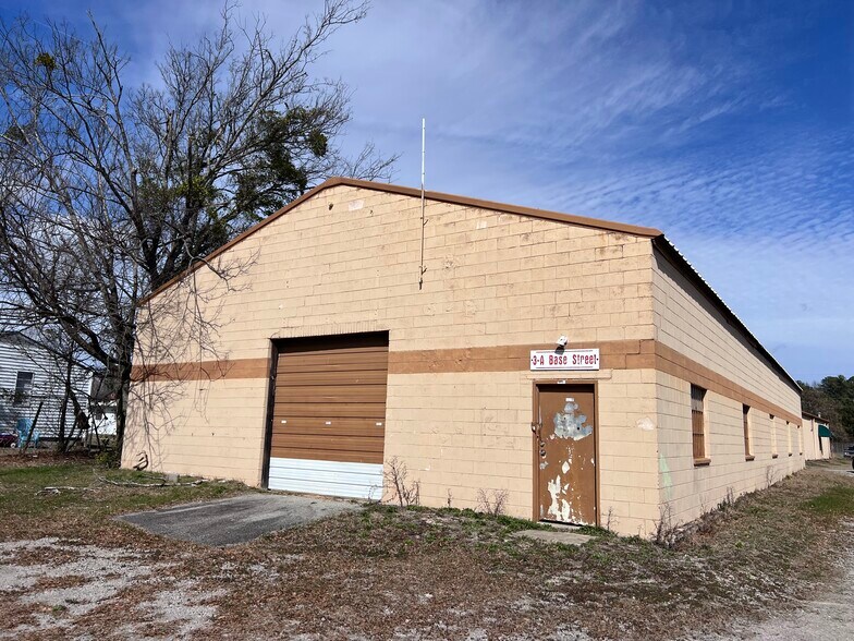 More Photos Of 3 Base St, West Columbia Flex For Lease