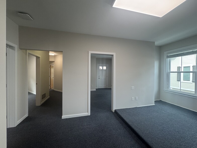 More Photos Of 9 Berkeley St, Norwalk Office Residential For Lease