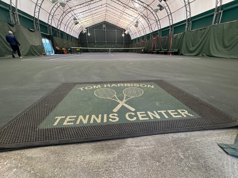 More Photos Of 80 Commercial Way, Springboro Sports And Entertainment For Sale