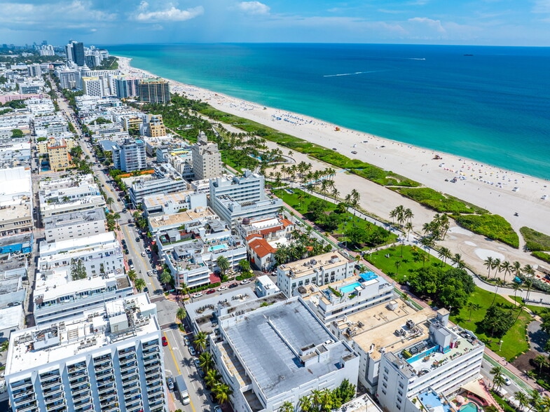 More Photos Of 124 11th St, Miami Beach Hotel For Sale