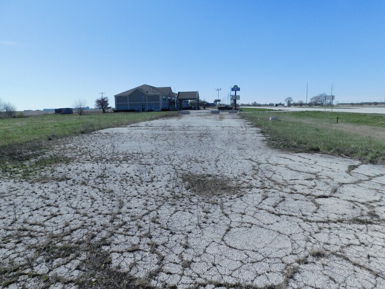 More Photos Of 203 S 7th St, Kentland Land For Sale