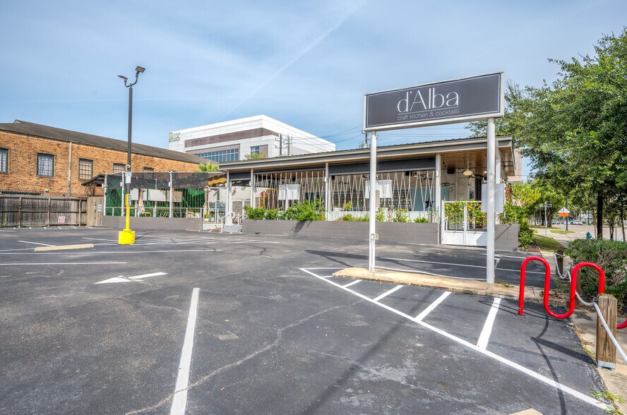 More Photos Of 3304 Milam St, Houston Restaurant For Sale