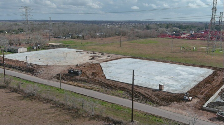 More Photos Of 144 S Pine St, Rosharon Self Storage For Sale