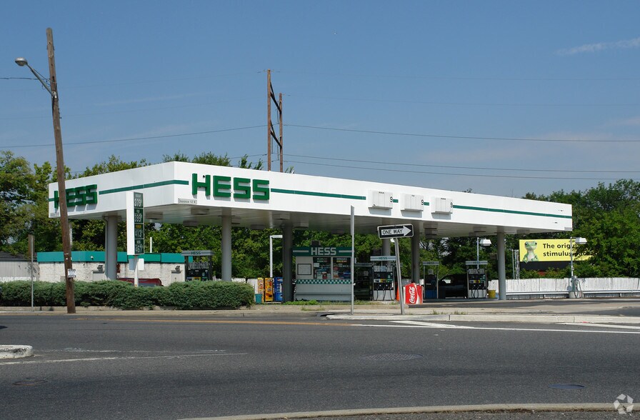 More Photos Of 342 N. Brooklawn Cir, Gloucester City Service Station For Lease