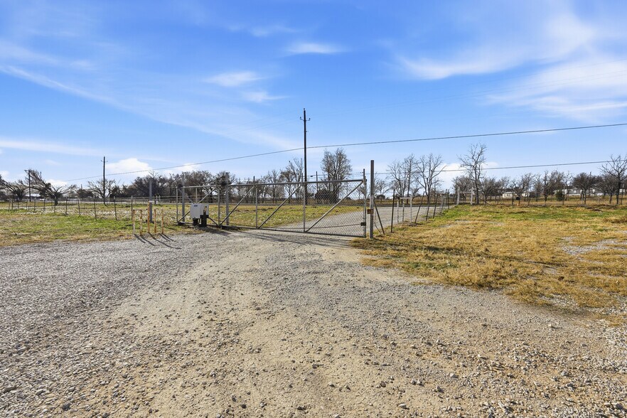 More Photos Of 9910 TX-199 Hwy, Poolville Specialty For Sale