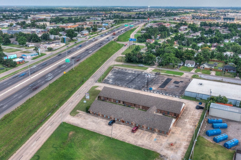 More Photos Of 221-229 N I-35 Service Rd, Moore Office For Lease