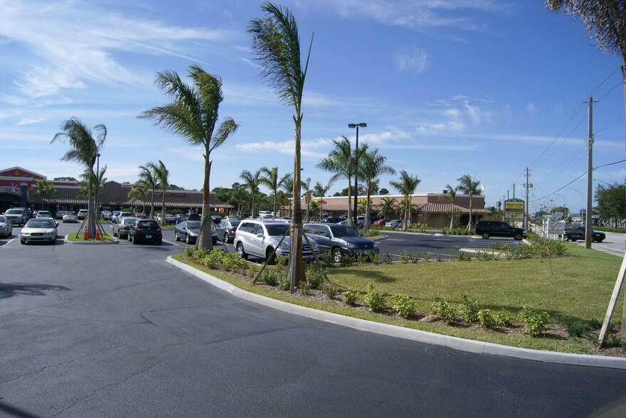 More Photos Of 1638 SE Federal Hwy, Stuart Unknown For Lease