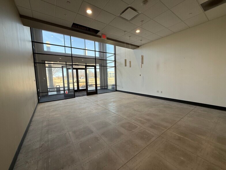 More Photos Of 1450 N Center Point Rd, Hiawatha Office For Lease