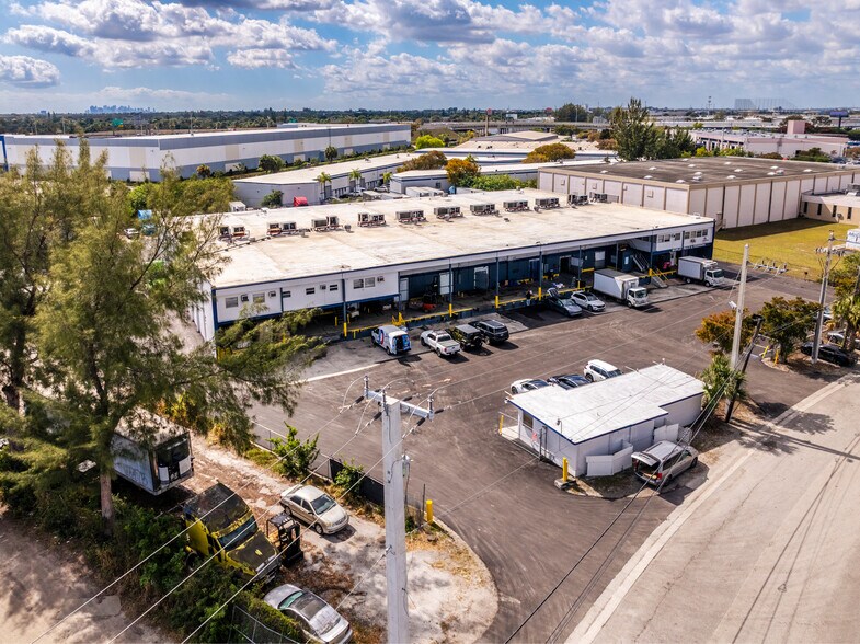 More Photos Of 500 NE 185th St, Miami Refrigeration Cold Storage For Lease