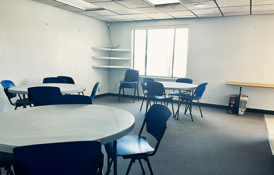 More Photos Of 321 5th St, Hollister Office For Sale