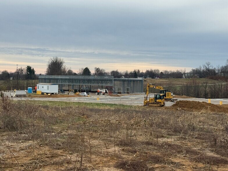 More Photos Of 420 Watson Way, Shelbyville Restaurant For Lease