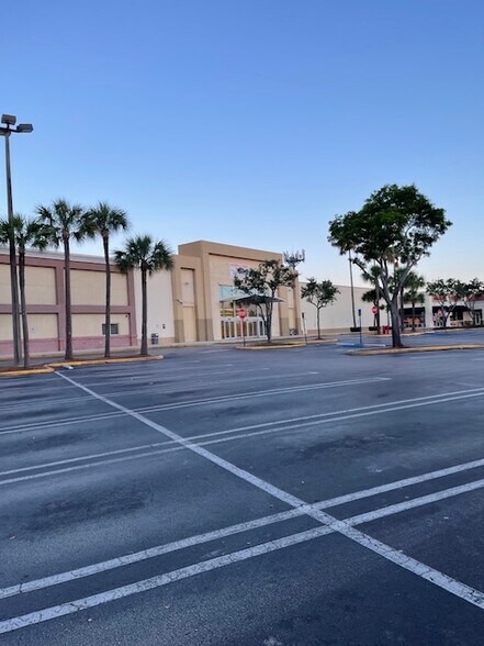 More Photos Of 21759 State Road 7, Boca Raton Freestanding For Lease