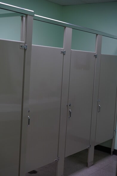 More Photos Of 29 Menzie Bottoms Rd, Butler Warehouse For Sale