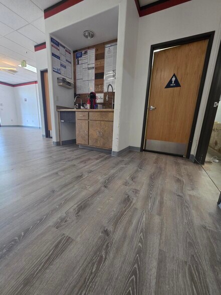More Photos Of 4470 Yankee Hill Rd, Rocklin Flex For Lease