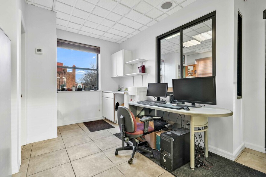 More Photos Of 4557 Bell Blvd, Bayside Medical For Lease