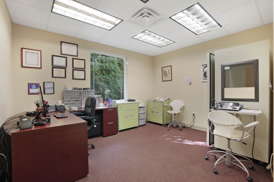 More Photos Of 844 N Stone St, Deland Medical For Sale