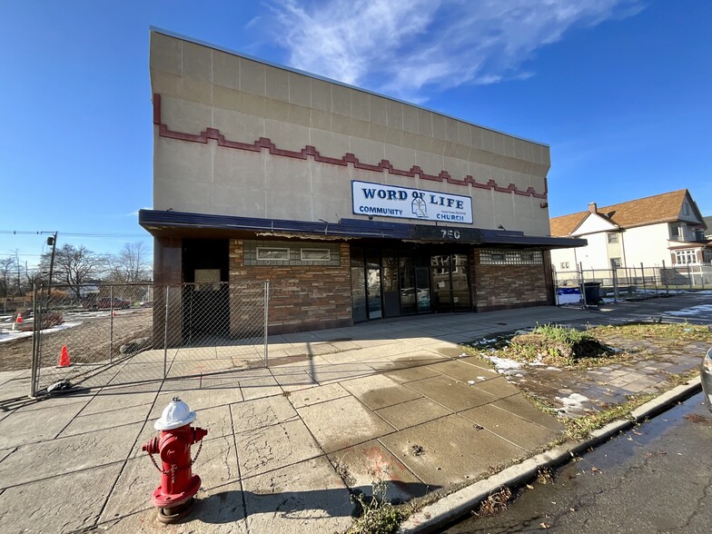 Primary Photo Of 762 Fillmore ave, Buffalo Flex For Lease