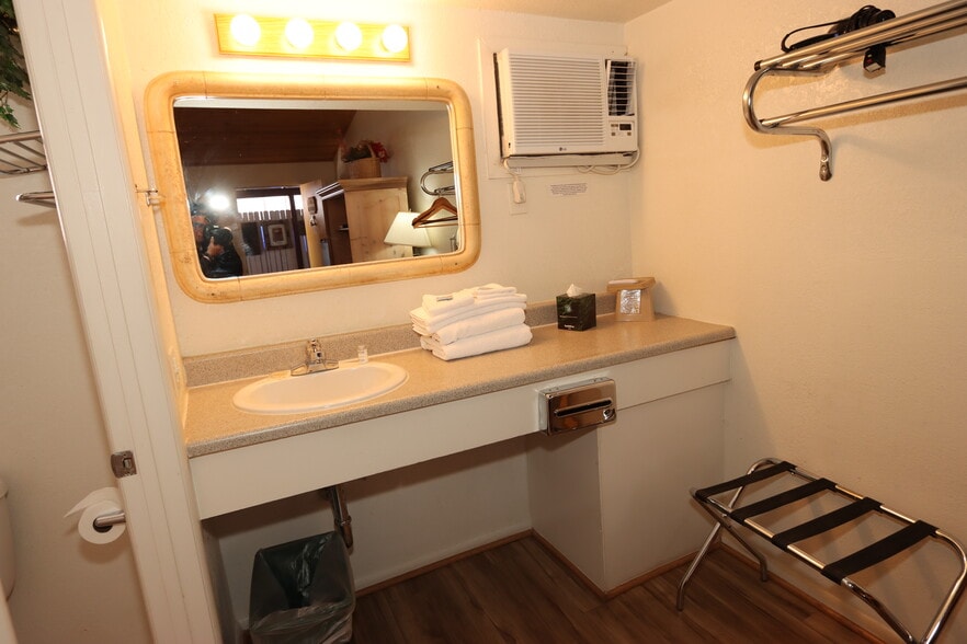 More Photos Of 410 Fremont St, Tombstone Hotel For Sale