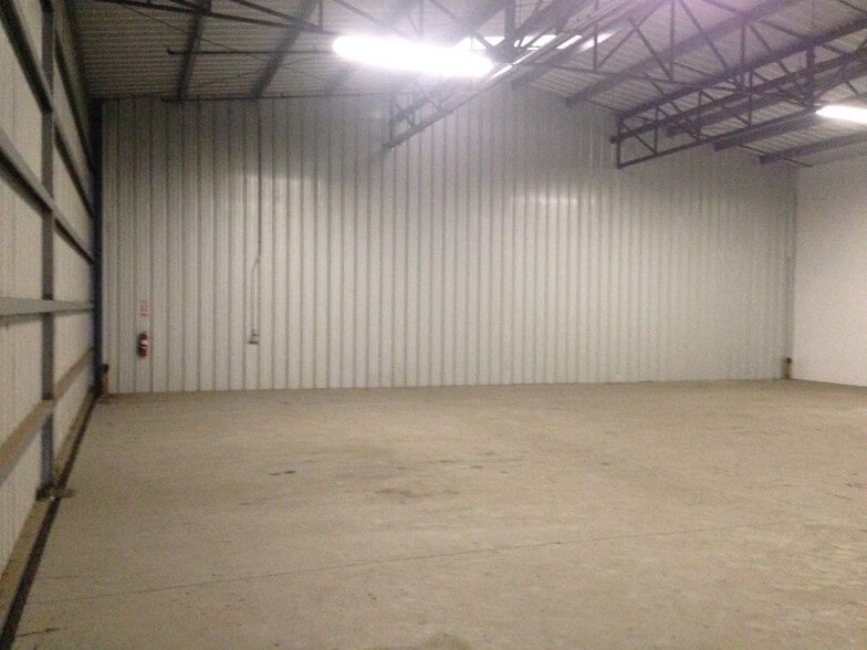 Primary Photo Of 550 Eagle Ct, Byron Warehouse For Lease
