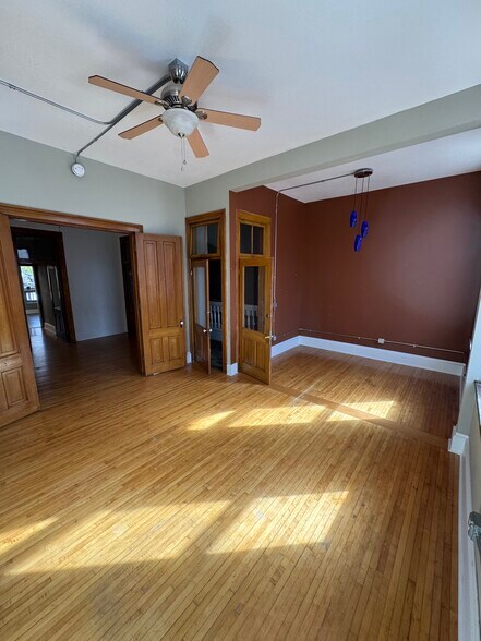 More Photos Of 327 N Riverfront Dr, Mankato Storefront Retail Residential For Sale