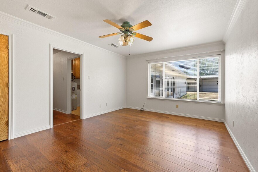 More Photos Of 12869 FM 1385, Pilot Point Light Distribution For Lease