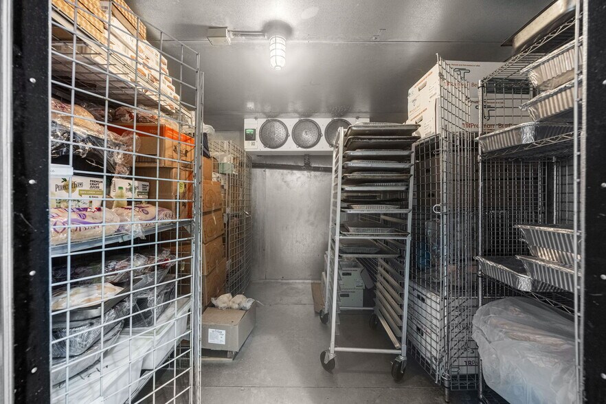 More Photos Of 5524-5536 Satsuma Ave, North Hollywood Food Processing For Sale