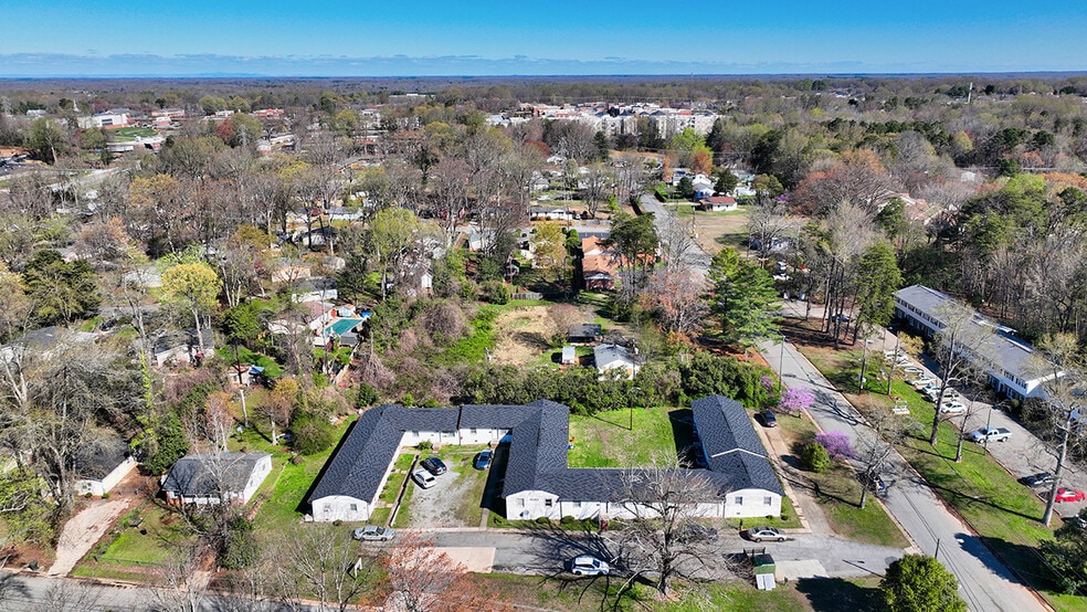 More Photos Of 400 Berryman St, Greensboro Apartments For Sale