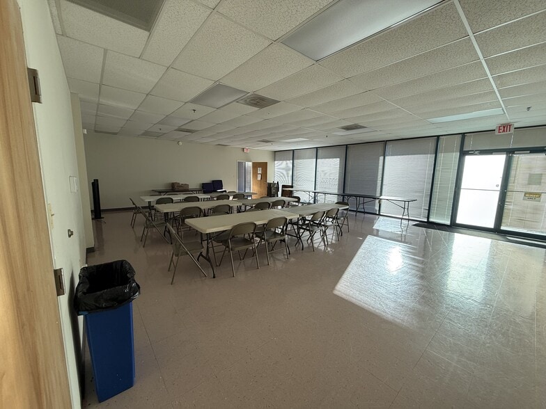 More Photos Of 10318-10332 Battleview Pky, Manassas Flex For Lease